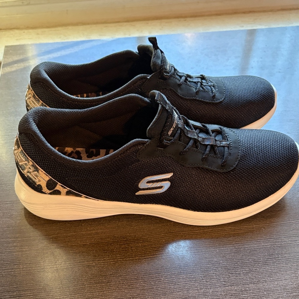 Skechers Envy Had Fun Leopard Black and Tan Women's Shoes size 9
